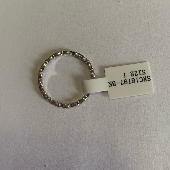 Ring 7 - Picture 2 of 3